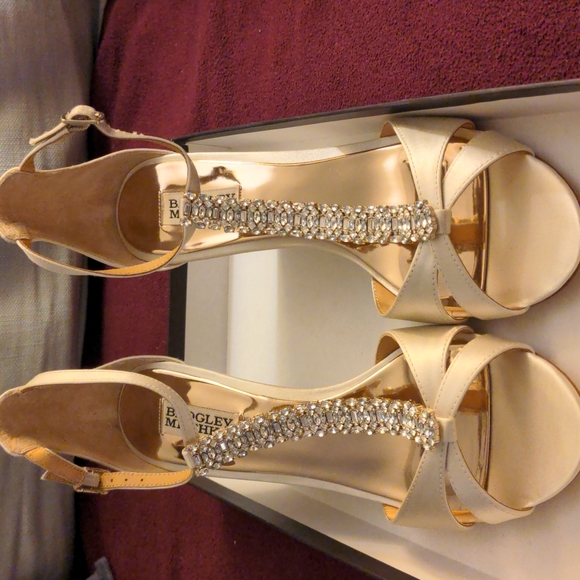 Badgley Mischka Bridal Shoes | Ivory Wedges - Picture 2 of 4